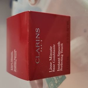 Clarins instant  smooth perfecting touch